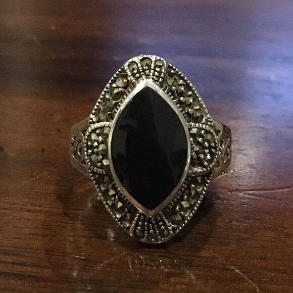 Vintage Marquise Cut Black Onyx Cabochon Sterling Silver & Marcasite Ring Sz 9.5 - Picture 6 of 13